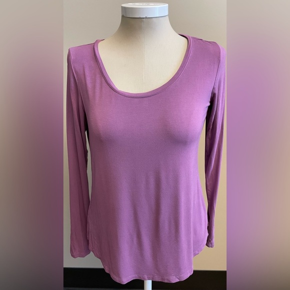 Denver Hayes soft long sleeve purple scoop neck top blouse women's size Small - Picture 2 of 4